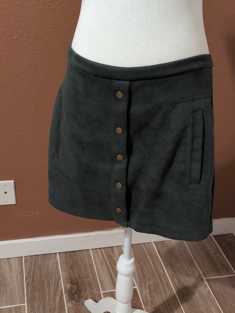 Women’s Dark Green Button-Front Mini Skirt